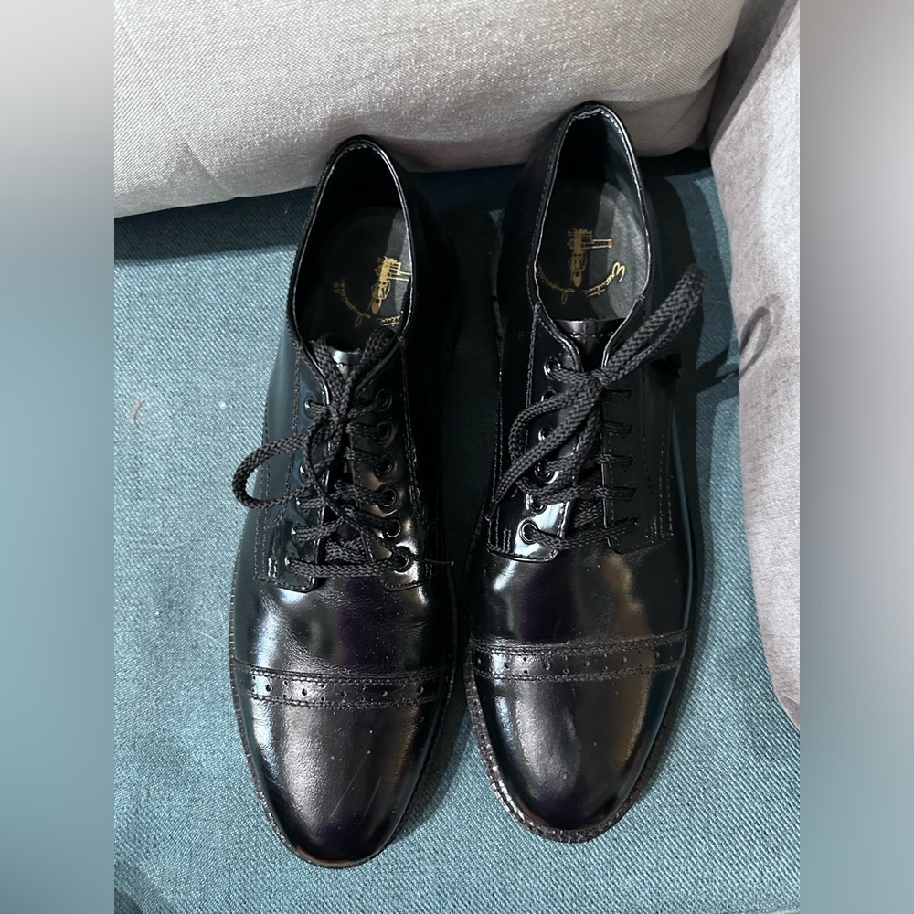Executive imperial men’s black leather cap toe Oxford dress shoes, grt condition